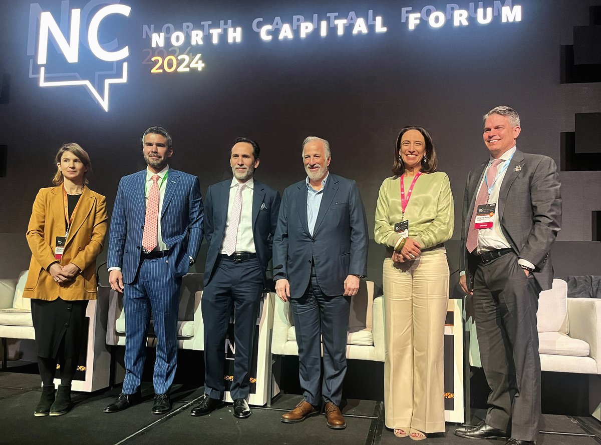 We had an interesting conversation at the <a href="/NorthCapital_F/">North Capital Forum</a> regarding the future of energy integration in North America. As a region, advancing the energy transition is crucial to strengthen our competitiveness. Thank you <a href="/USMexicoFound/">U.S.-Mexico Foundation</a> and <a href="/enriqueperret/">Enrique Perret Erhard</a>