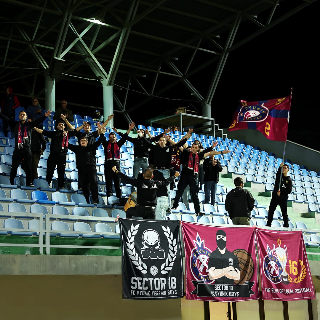 sector__18's tweet photo. In a tough game, we achieve success with many losses…
It's always nice to win the derby.
Our city, our colors 🔥
Yerevan is always pomegranate color ❤️
#fcpyunik #Yerevan_is_pomegranate_color #sector18 https://t.co/AYaoZPsKjg