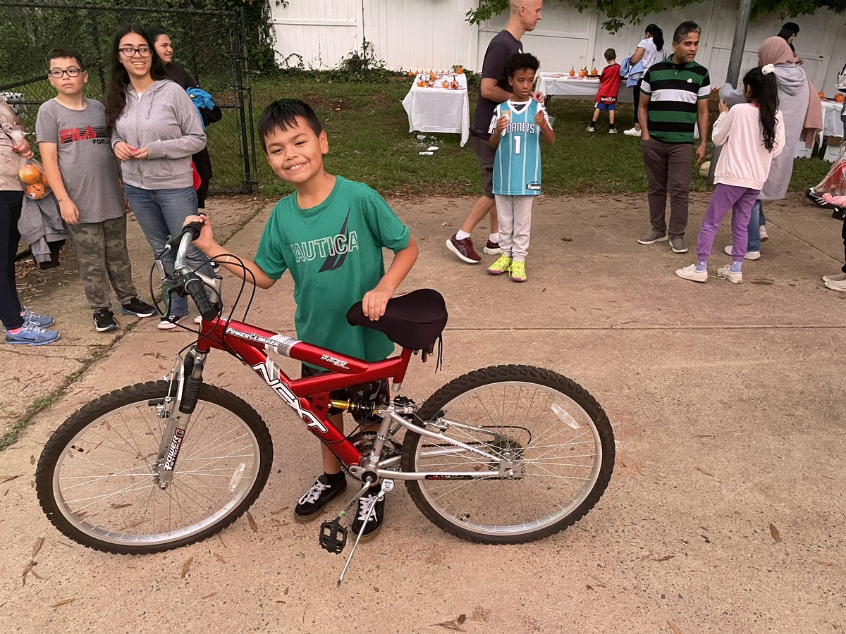 Congratulations to the grand prize winner of our raffle—go, Christopher!@RandolphPta <a href="/RandolphStars/">Randolph ES</a> #fallfamilynight