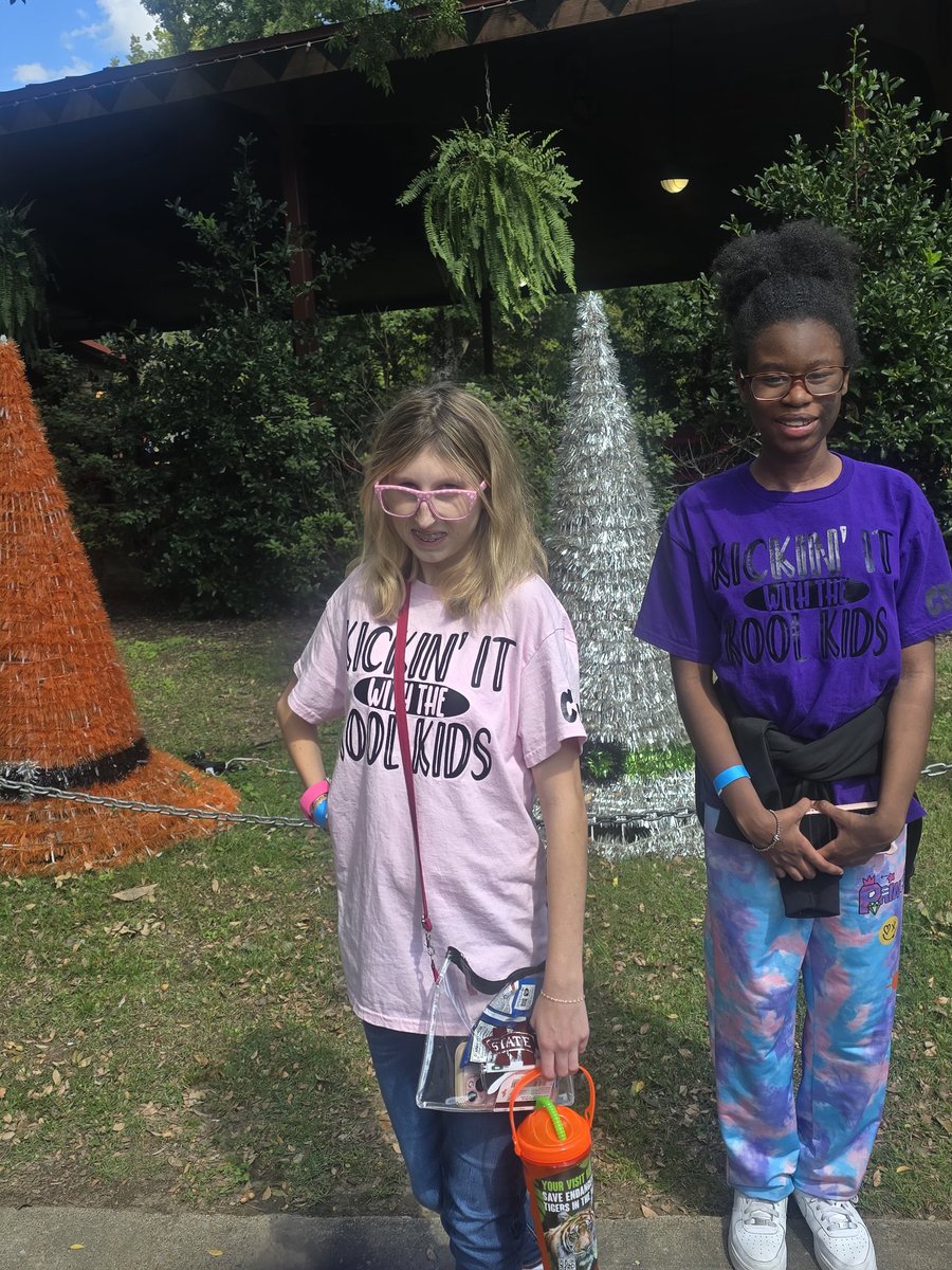ChhsMightyStang's tweet photo. Zoo Boo!! We had so much fun at the zoo today! The Hill took over the Zoo today! Thanks so much, Mrs. Denham, for the invite! #WeAreFamily #KoolKids #FallBreakFriday https://t.co/VZyHwUJlxm
