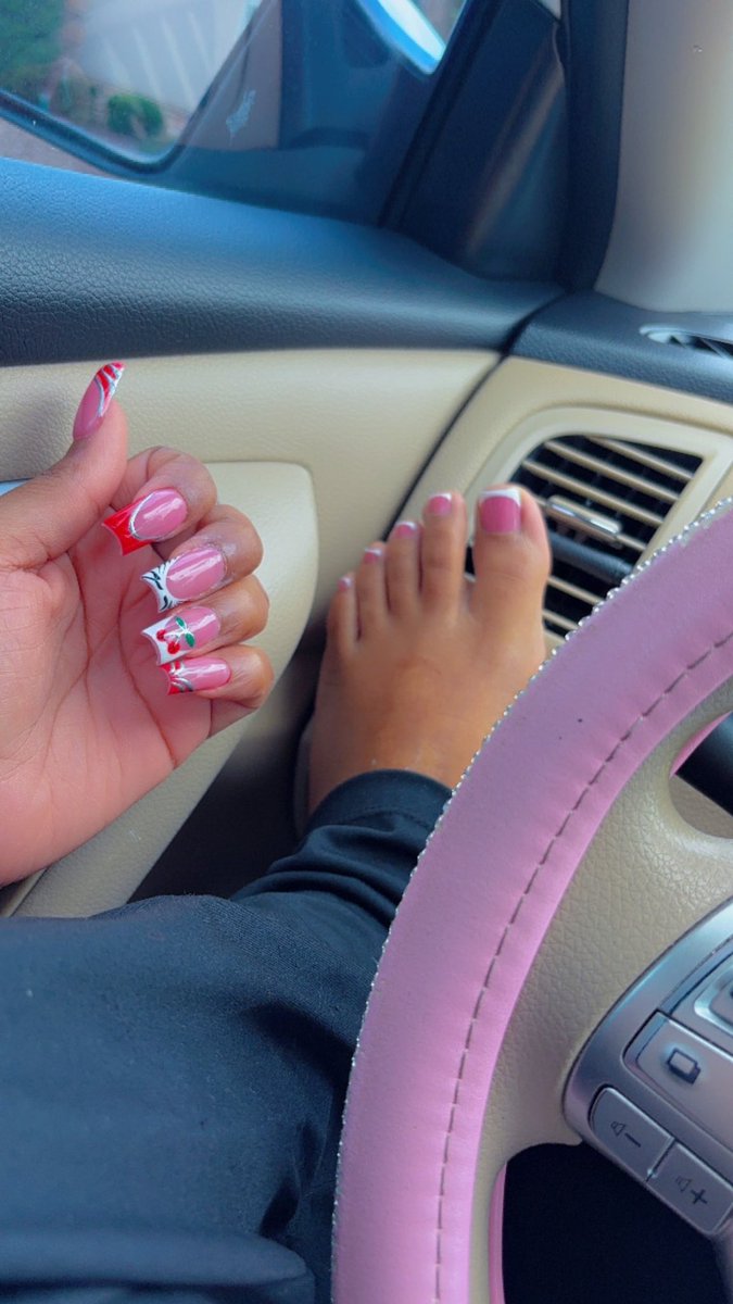 solepretty 🦶🏽😍 tweet media