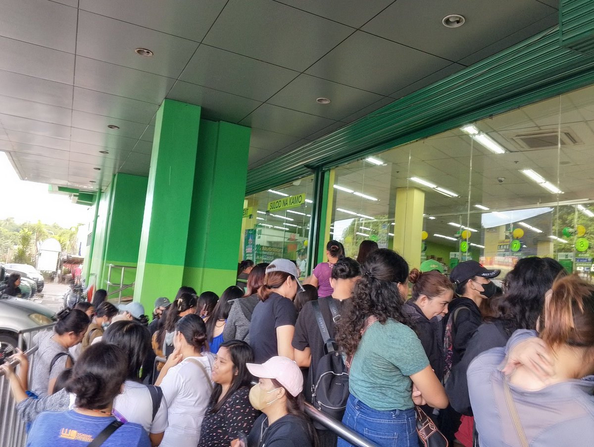 XharlDelVal's tweet photo. Current situation for Puregold Masskaravan &amp; Concert ticket selling at Puregold Mansilingan. 

as of 7:35 am

@SB19Official @Puregold_PH
#SB19 #PUREGOLD https://t.co/mCO2KMK0Am