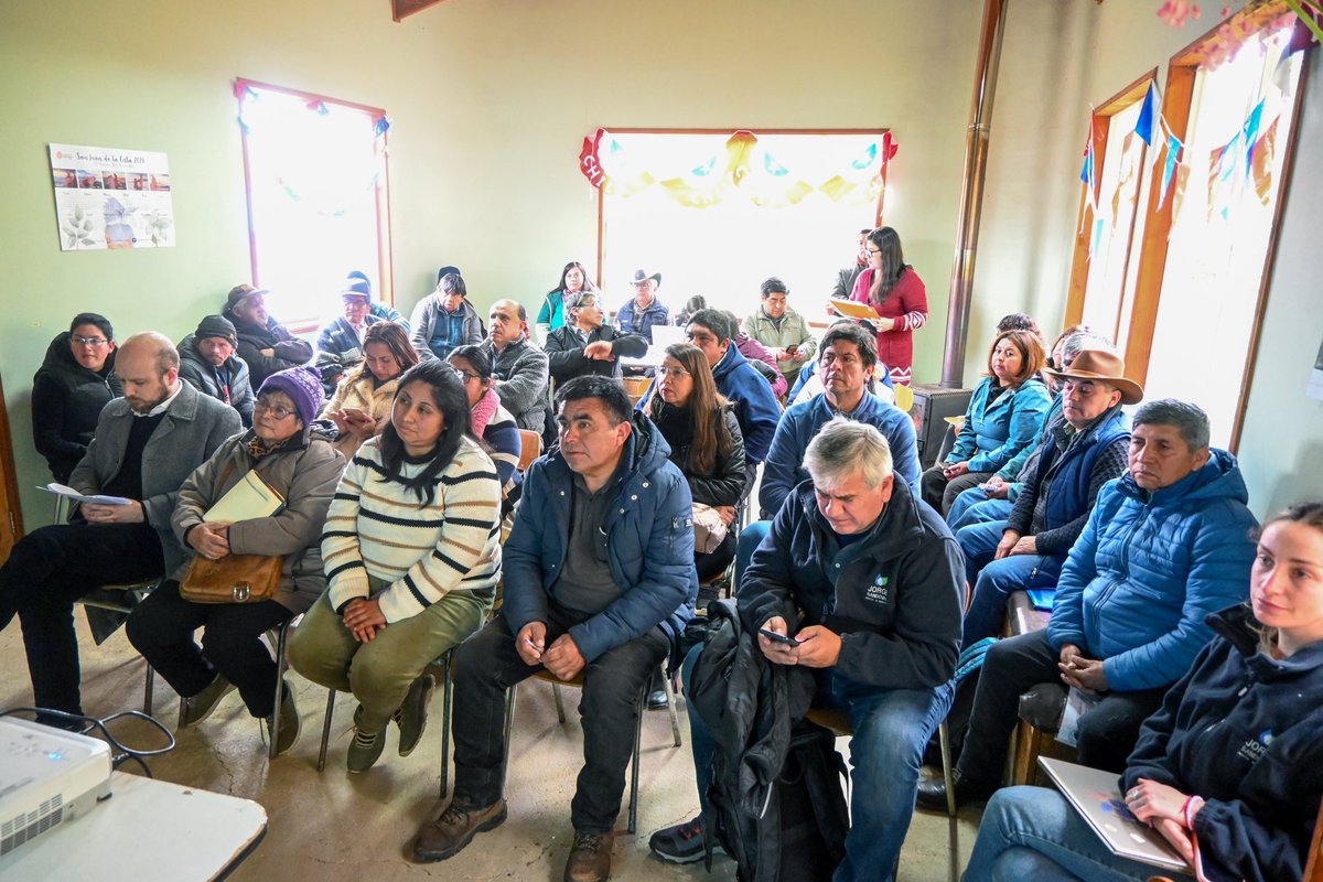 PlanBuenVivir's tweet photo. 📢 Hoy se llevó a cabo la tercera Feria de Riego para el Buen Vivir, organizada en conjunto con la Comisión Nacional de Riego y las comunidades de San Juan de la Costa. 📍 https://t.co/efK3ZhNDjj