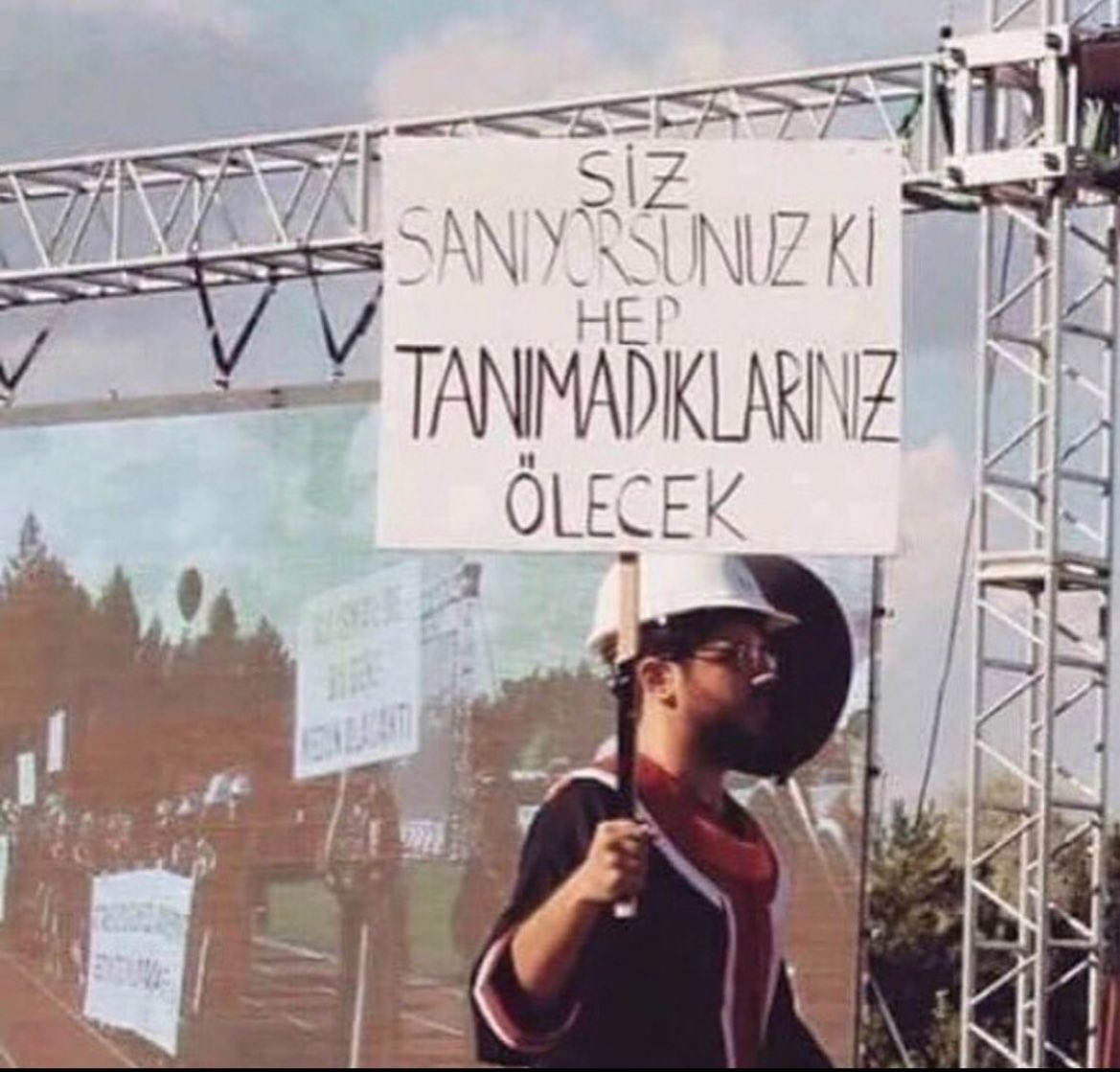 nocontextden1z's tweet photo. Neden sesiniz çıkmıyor? Anneniz, kız kardeşiniz veya hiç mi eşiniz dostunuz için endişelenmiyorsunuz?

#aysenurhalil 
#ikbaluzuner https://t.co/dPOB4v2TDi