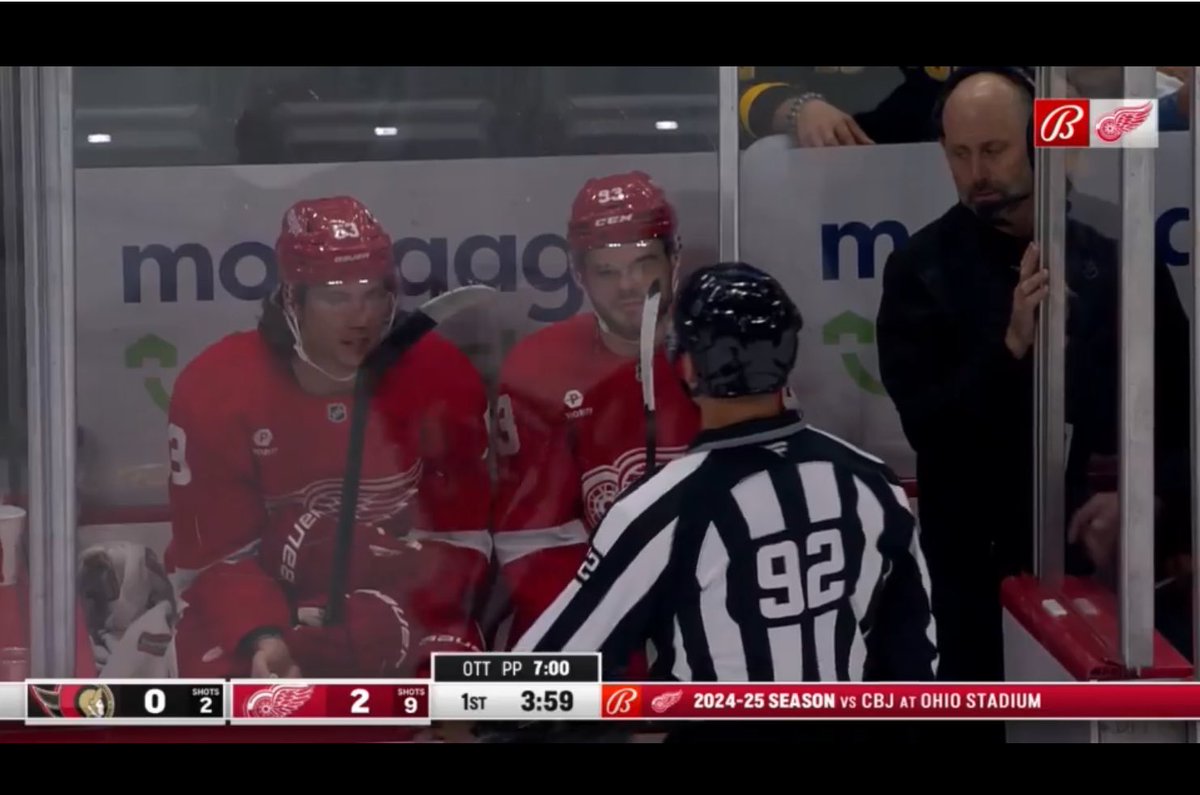 If they fit, they sit. 🐱🐱
#LGRW