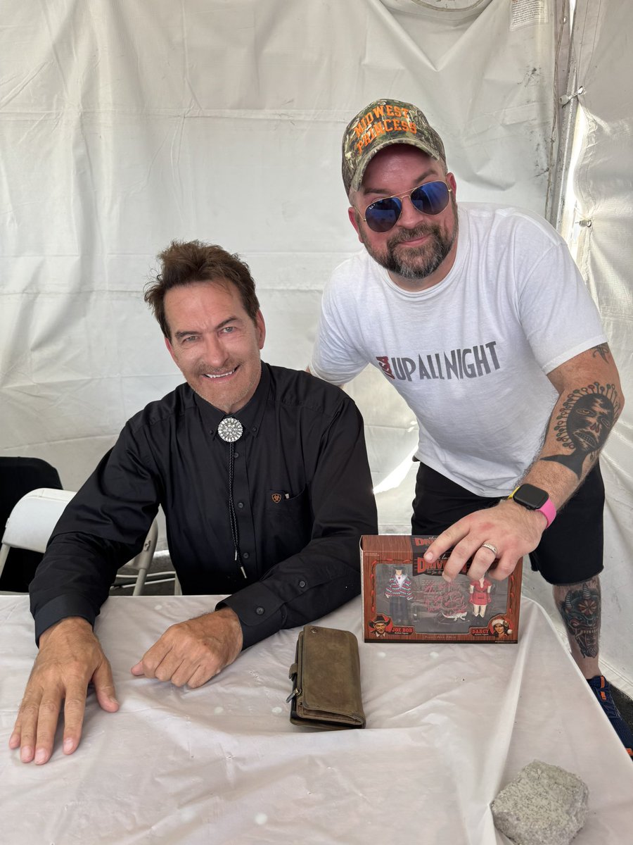 Just me and <a href="/therealjoebob/">Joe Bob Briggs</a> hanging before #JoeBobsJamboree and chatting about the John Carpenter and Bowling Green connection. Gotta find <a href="/kinky_horror/">Diana “Darcy the Mail Ghoul” Prince 🎃💌</a> to get her to sign these figures now 😀