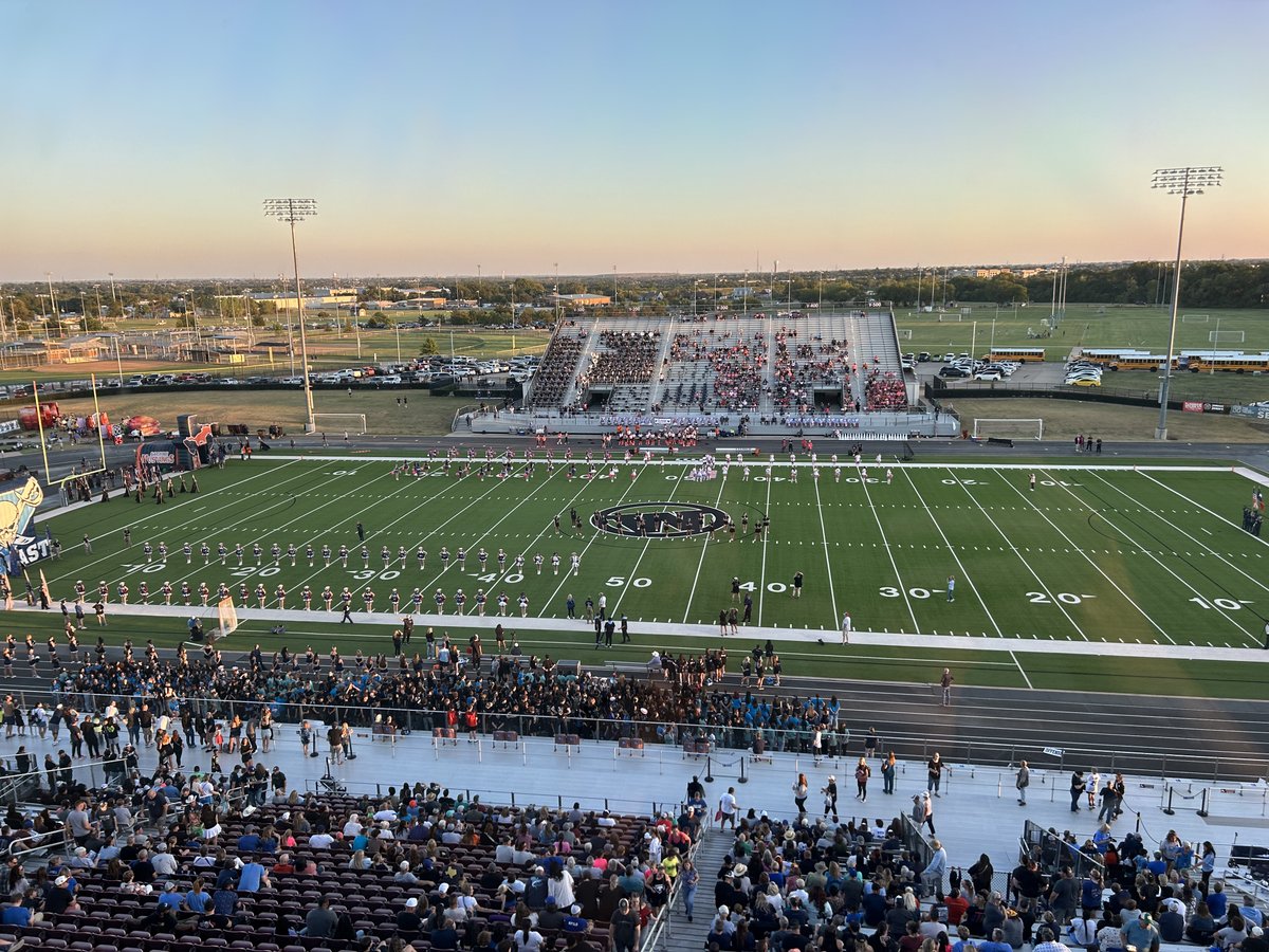 A little less than 10 minutes until kickoff here at Wylie ISD Stadium. <a href="/WERaiderFB/">Wylie East Raiders Football</a> and <a href="/SachseStangs/">Sachse HS Football</a> play in what is the biggest game of the year for each team thus far. Follow here for updates!