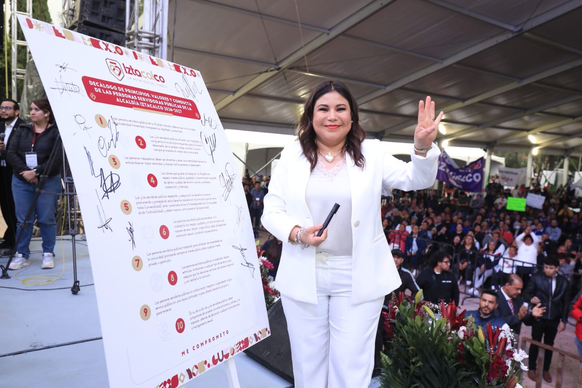 evelyn_parraA's tweet photo. Un honor el poder acompañar a la Toma de Protesta Popular de mi amiga y colega @LourdesPaz24, estoy segura que hará un excelente trabajo para todas y todos los habitantes de la Alcaldía Iztacalco. 🤝🙌🏼 

#TiempoDeMujeres
#4taTransformación https://t.co/jvAaA69E5C