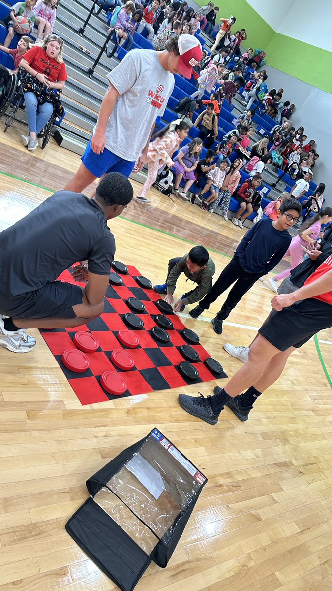 Jennings_Creek's tweet photo. Thank you @HilltopperCLIMB for a great High 5 Friday. Go Tops!!! #jcesleadersmakeadifference #PreschooltoProfession https://t.co/wKwhPX0rhM