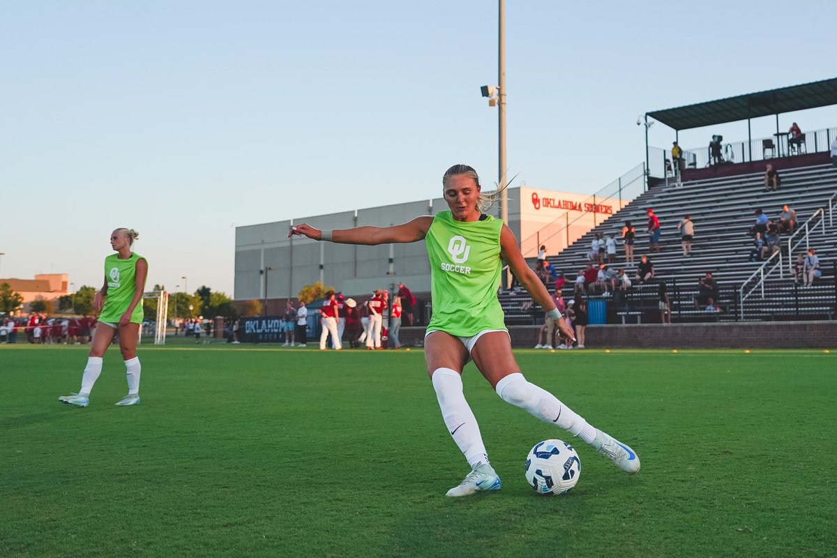 OU_WSoccer's tweet image. 💚💚💚