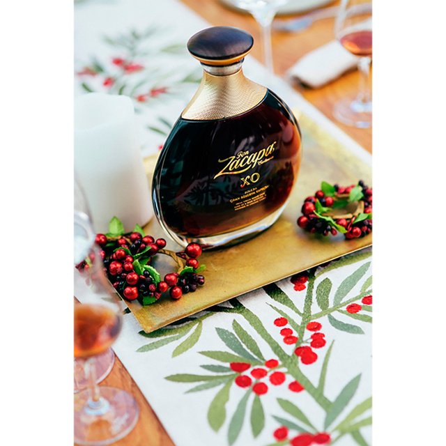 Indulge in the ultimate luxury rum, Zacapa XO! Aged in American oak barrels, this Guatemalan masterpiece boasts rich flavors of vanilla, caramel, and dried fruit. Perfect for sipping or savoring on special occasions. Experience the art of rum-making in every sip.