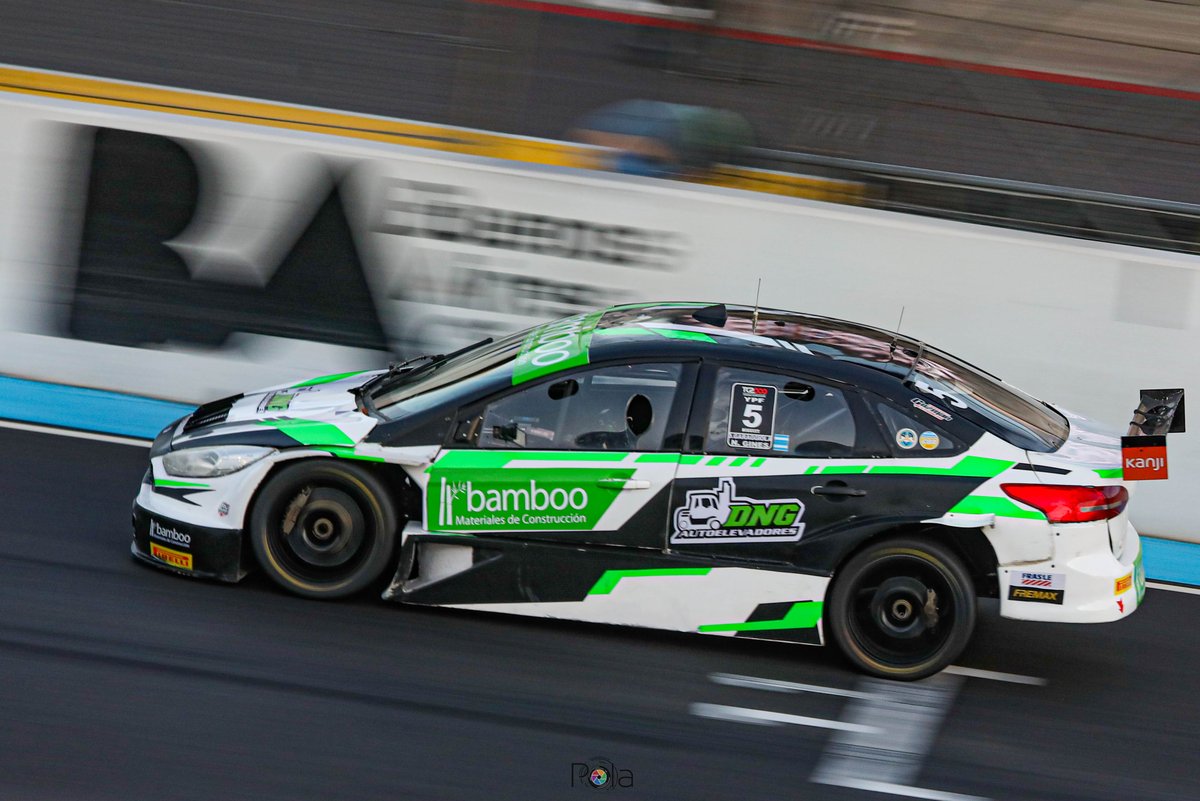 JMMotorsportOK's tweet photo. #TC2000BA #200kmBA P18 para los dos ensayos del Focus No5 de Garaggiola y Ginés.
El sábado habrá mas acción con dos entrenamientos para ambos pilotos, clasificación a cargo del piloto titular y el sprint con el invitado al volante.
📸 @damianbarisch https://t.co/ezWsMVQtqn