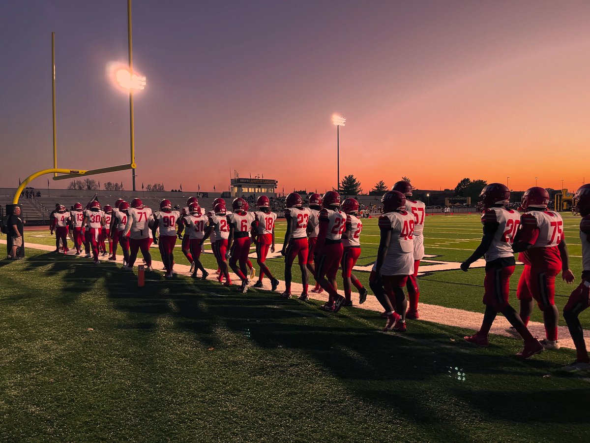 McCluer_FB's tweet image. #WEEKSIX ⇀ #Homecoming guests, thankful for the chance to enjoy #FridayNightLights. Today we hope to inspire our alumni and community with our competitive spirit and brotherhood. 

#PlayTheHand #2A24 | #fHw