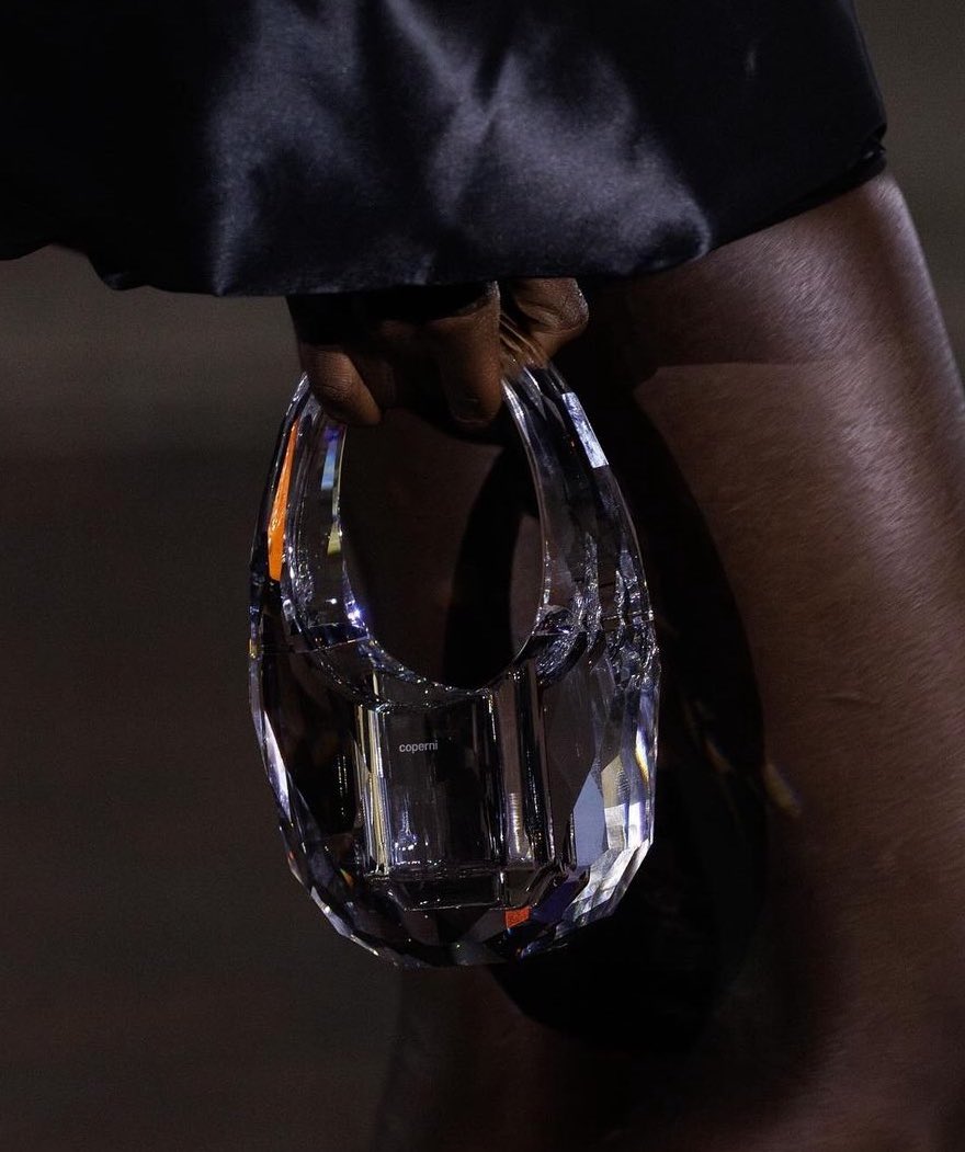 badestoutfit's tweet photo. swarovski crystal coperni swipe bag ss25 https://t.co/G2g8aLX3zI
