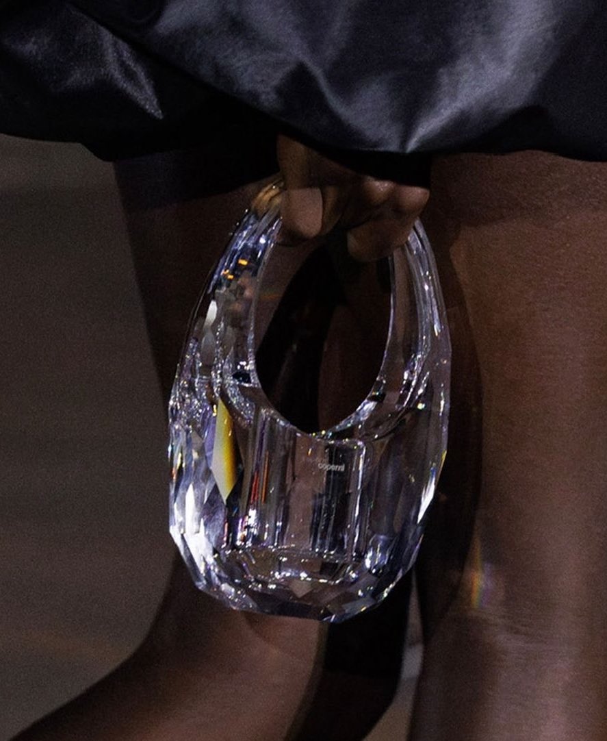 badestoutfit's tweet photo. swarovski crystal coperni swipe bag ss25 https://t.co/G2g8aLX3zI