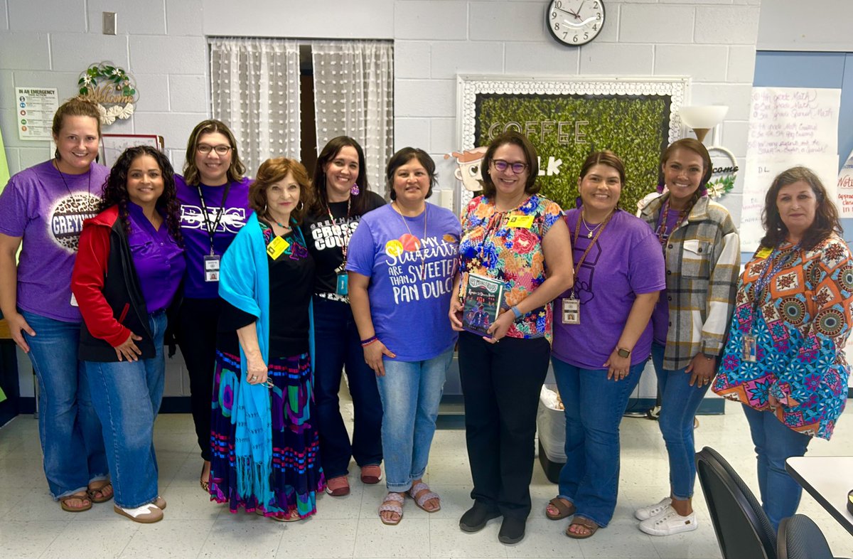 I could not help myself. I was fangirling Carmen Tafolla today! Diana Lopez- thank you for joining us and sharing your passion of being a writer. Your artistry in bringiging creative writing and culture together is inspiring. #chicanawriters