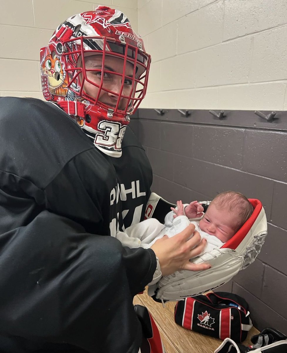 canxawfc's tweet photo. ‼️ baby in da goalie glove ‼️ i repeat ‼️ baby in da goalie glove ‼️ https://t.co/rhhxazVQG3
