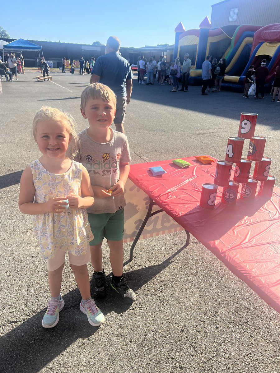 STheteach's tweet photo. What a great Family Fun night at Little Badger PreK! This is a win win event…not only are we bridging gaps between parents and the school but we are also able to provide new resources for parents! Thank you to everyone who joined us! 
#BPRD #LBPreK #BCC https://t.co/Jp6uON8OxY
