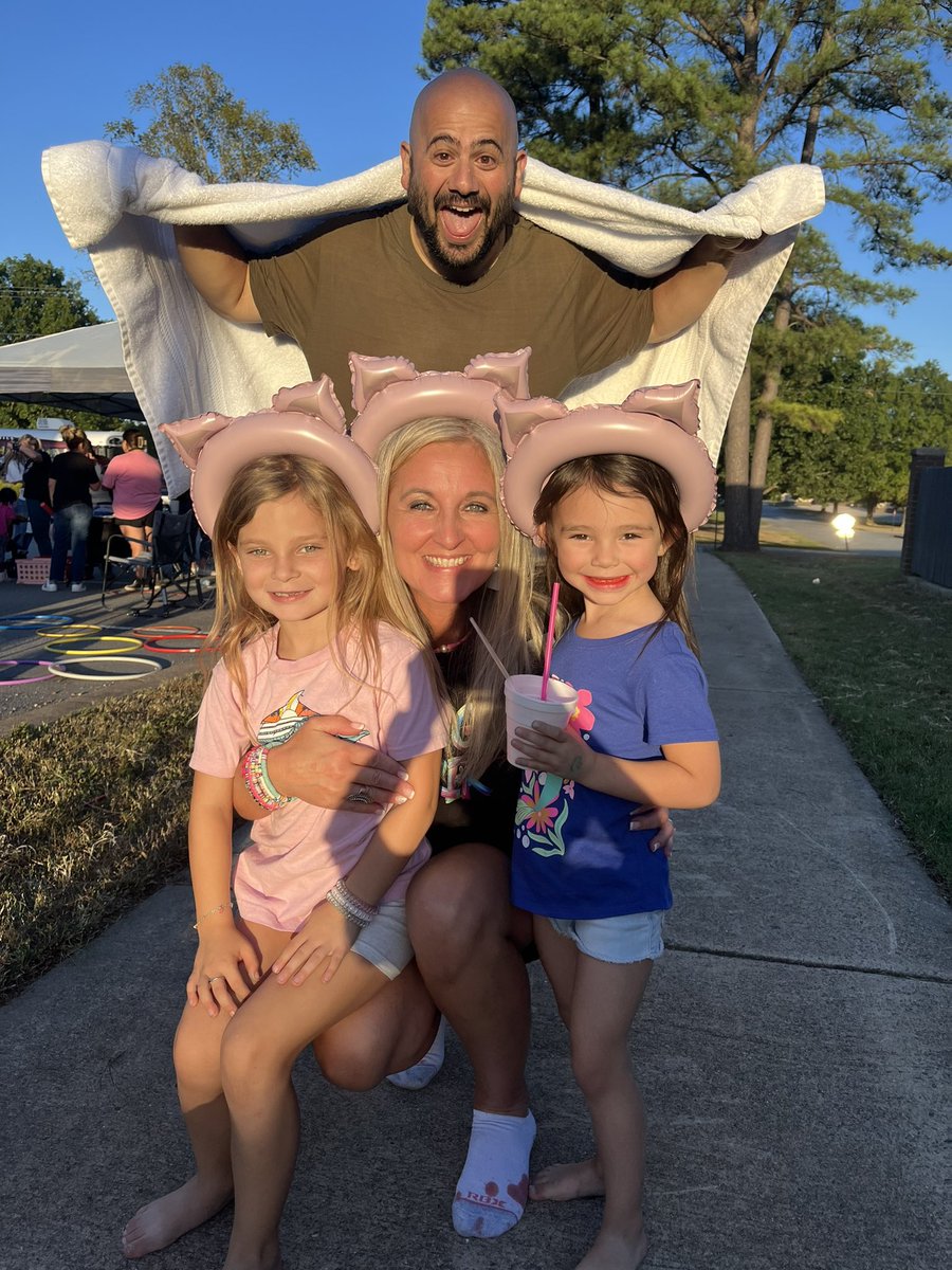 STheteach's tweet photo. What a great Family Fun night at Little Badger PreK! This is a win win event…not only are we bridging gaps between parents and the school but we are also able to provide new resources for parents! Thank you to everyone who joined us! 
#BPRD #LBPreK #BCC https://t.co/Jp6uON8OxY