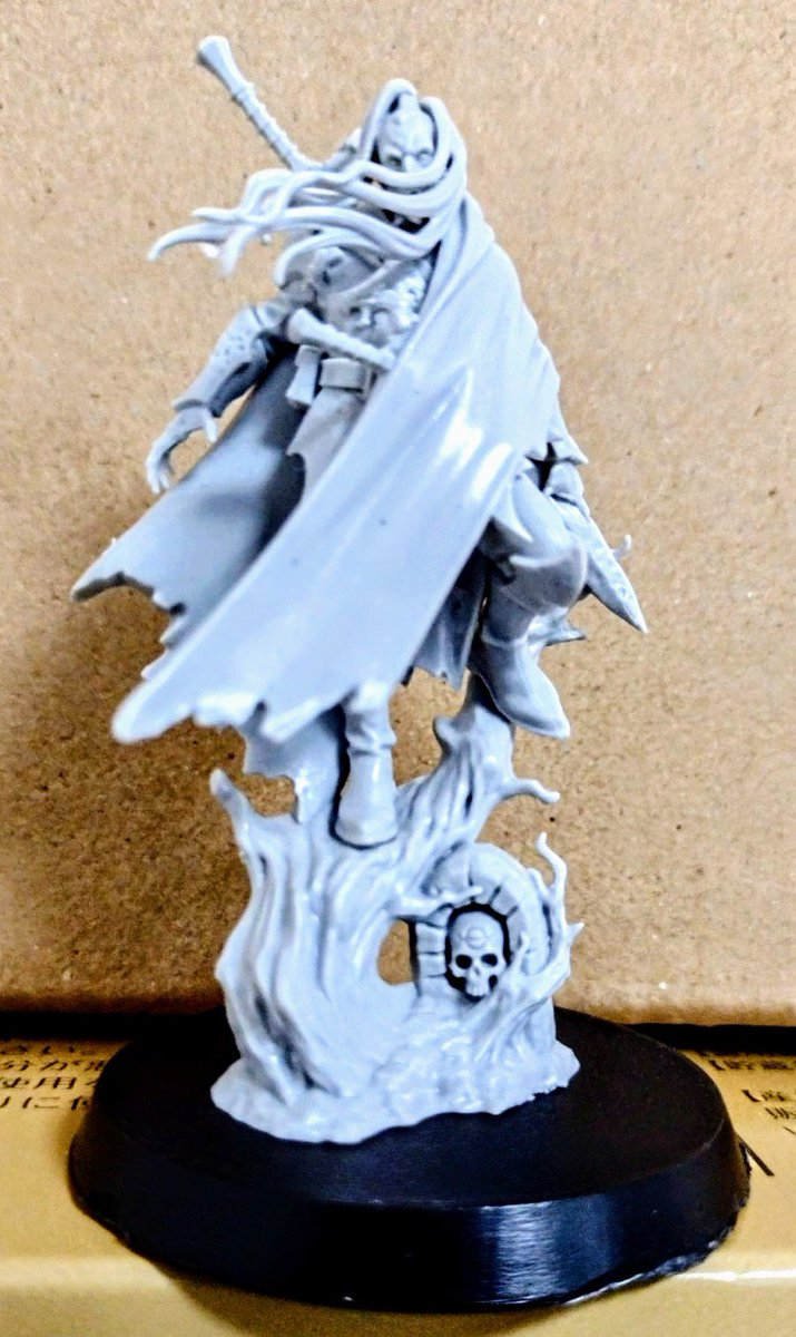 【日刊ウォーハンマーを作る61】

パーツ点数が少なかったので、サラッと組みあがりました。

今回は、虚ろの王・カド・エゼギアルです。ナイトストーカーに居そうですが、こういったキャラも欲しかったので購入しました。

外套はやっぱり紫かな💜

#Warhammer
#ウォーハンマー