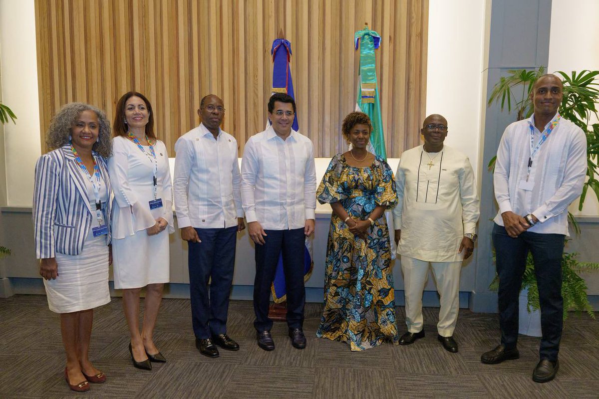 DavidColladoM's tweet photo. La jornada sigue en la primera edición de la CAM CAF, junto a la Ministra de Turismo de Sierra Leona, Nabeela Farida Tunis, intercambiamos ideas para seguir impulsando el turismo sostenible. 🌍🤝 
#TourismSummit 
#CumbreONUTurismoRD https://t.co/nggCeXZZZM