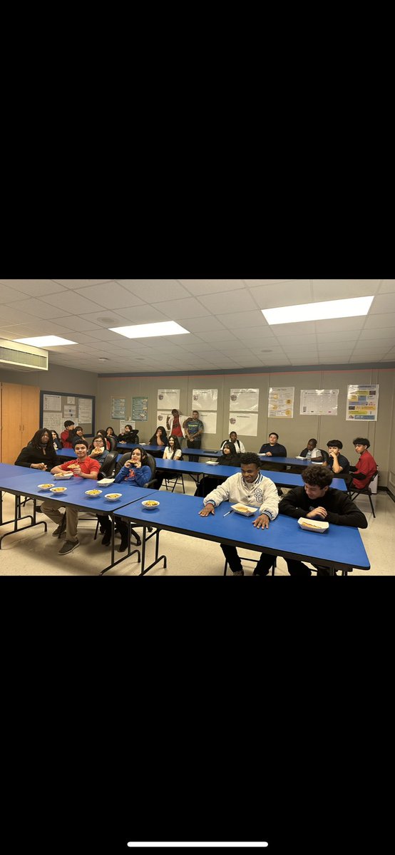 HSAA Warriors who secured the “BAG” (Behavior, Attendance, Grades) were rewarded with a pizza party from our campus mentor, Mr. Marshon! Thank you, Mr. Marshon! 🍕🥳🎉📚 Way to Go, Scholars! 👏👏👏