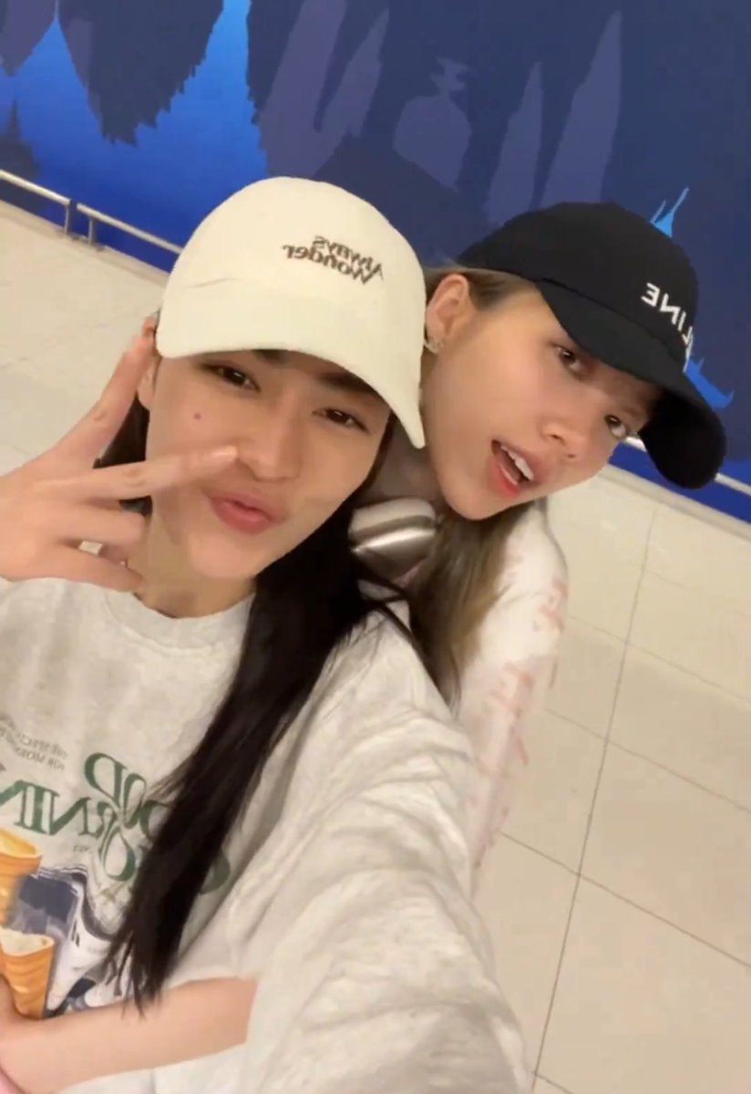 joynarakmak's tweet photo. 8 เดือนแล้วค่า รักกันเหมือนเดิม เพิ่มเติมคือมากขึ้น
#LingOrm #หลิงออม https://t.co/XtmJEsQo5S