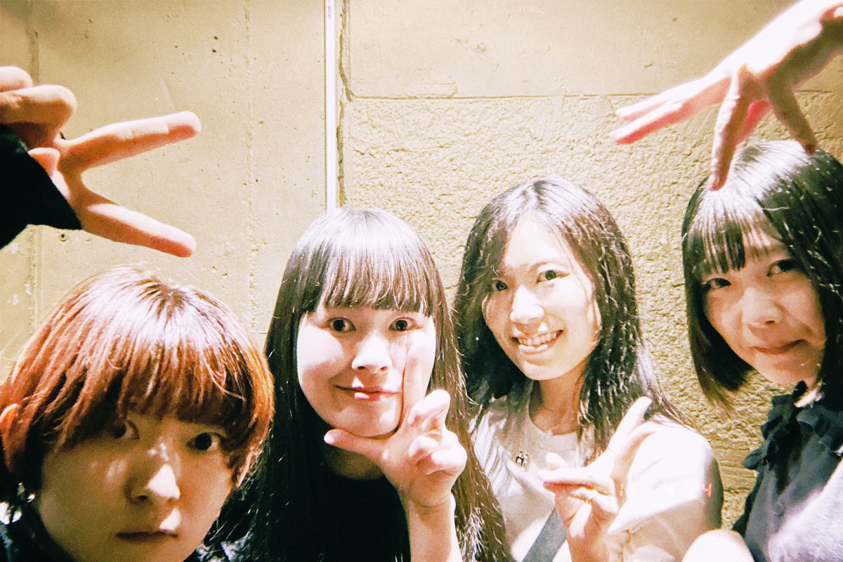 kuchinashi_desu's tweet photo. 2024.10.4(金)
@ 渋谷HOME

またできる日がくるなんて〜！
みなさんと会えて嬉しかったです♡
ゆでたまごおいしかったです！

1.サニーサイドアップ!!!
2.わたしと犬と電柱と
3.ハウステンボス
4.ポロンポロン
5.忘れちゃうのかな
6.newneon

#クチナシセトリ https://t.co/tXhAFlEPmN
