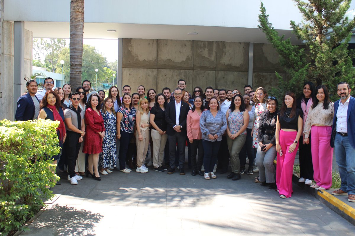 MaestriaESI's tweet photo. Les compartimos el segundo día del "IV Seminario de Gestión e Internacionalización de la Educación Superior", agradecemos a la comunidad académica que participó en este evento haciendo de el un espacio propicio para el intercambio de ideas en torno a la educación superior.👩‍💻👨‍💻👏 https://t.co/IoG0t4rInA