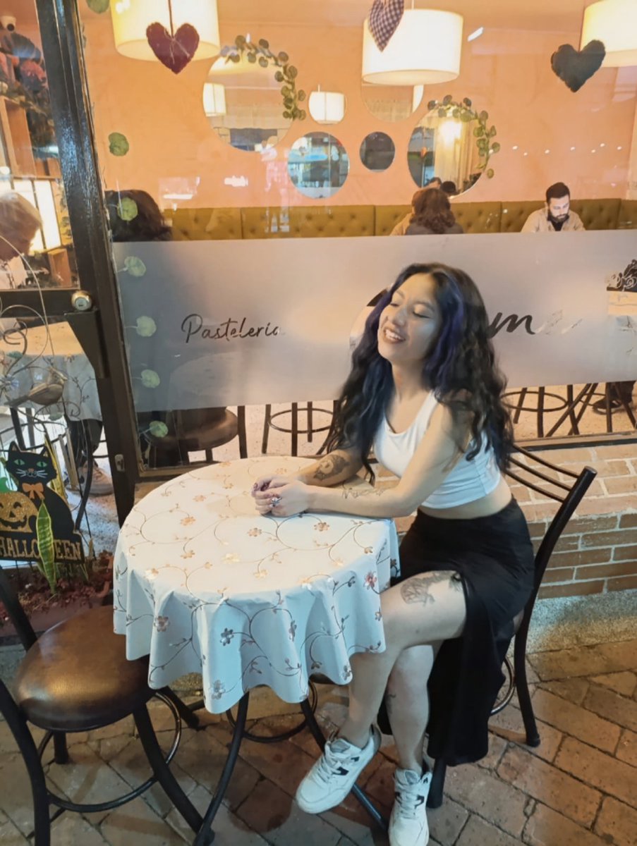 sweetcat_66's tweet image. La vida es más bella cuando sonries. 😊✨️