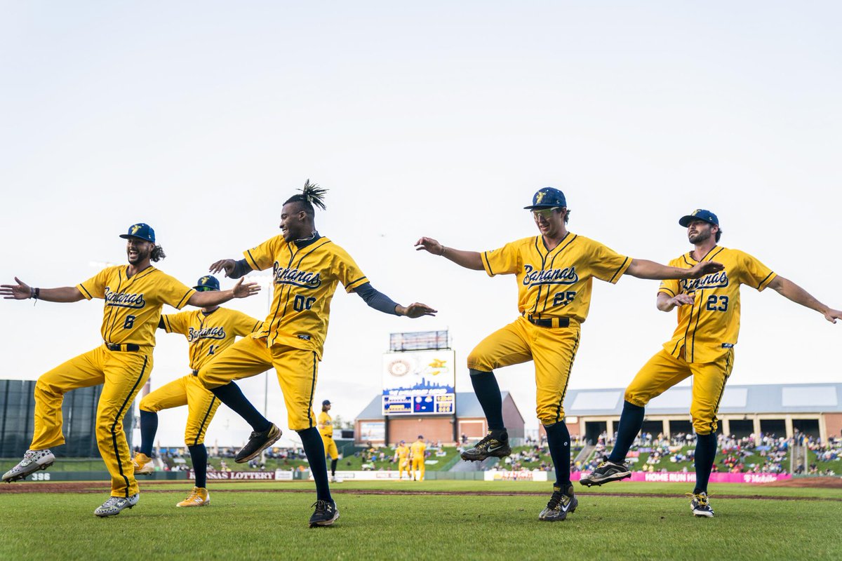 GAFollowers's tweet photo. The Savannah Bananas will play at Truist Park on March 29 and 30, 2025, as part of the Banana Ball World Tour. https://t.co/w0zIzTg9Cs