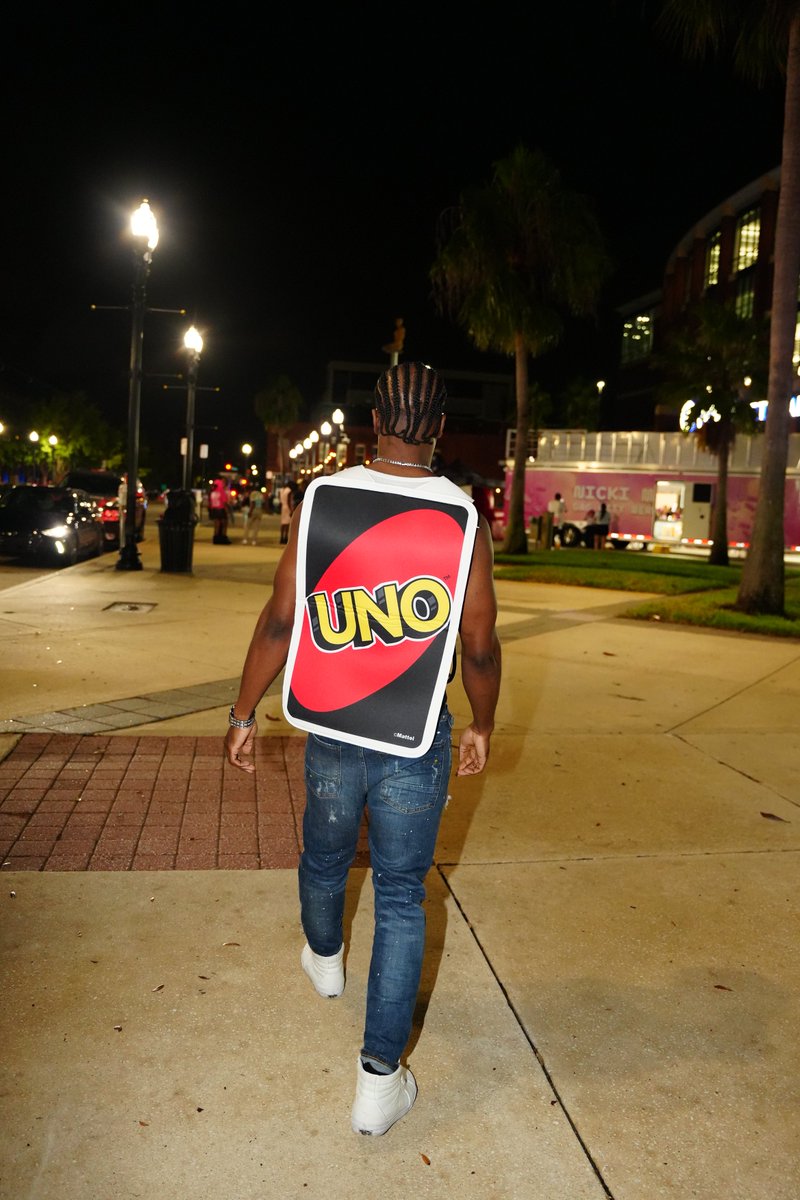 miamipapiiii's tweet photo. BARBZ. FINISH THE LINE. FINISH THE LINE!!!😤 _______ #GagCityJACKSONVILLE