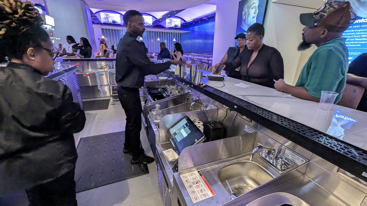 S4TeamAlpha's tweet photo. @CapitalOneArena 's Signature Club &amp; Lounge is officially live with @Shift4 's @SkyTabPOS for the @_MAXWELL_ concert. Making payments quick and seamless and allowing patrons to enjoy the show with a cocktail in hand faster than ever! https://t.co/6YoDYFHfJn