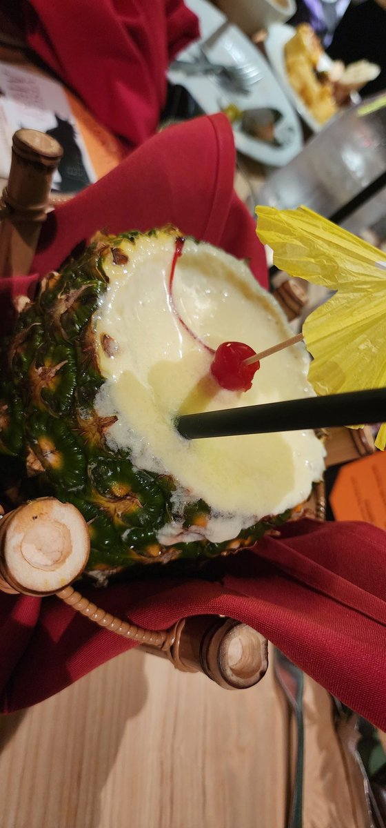 ProfThunder's tweet image. In Rome (totally) with @0rgan_D0nor and @DoddsieFox, shit tastes like pineapple ice cream istg I'm bouta sclumb