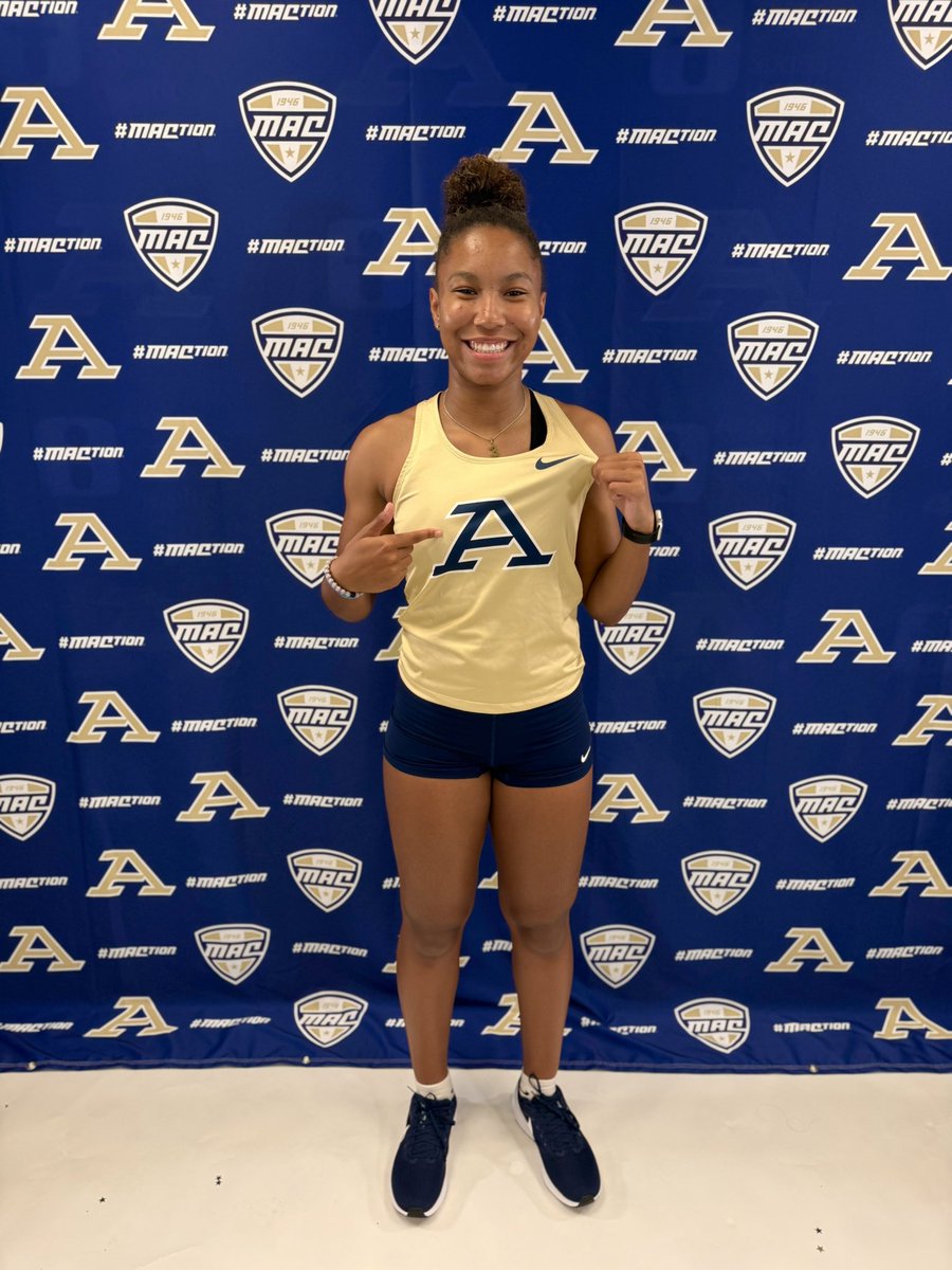 _GiannaLane's tweet photo. Go Zips??? #notcommitted #officalvisit https://t.co/wHa8qw0B9l
