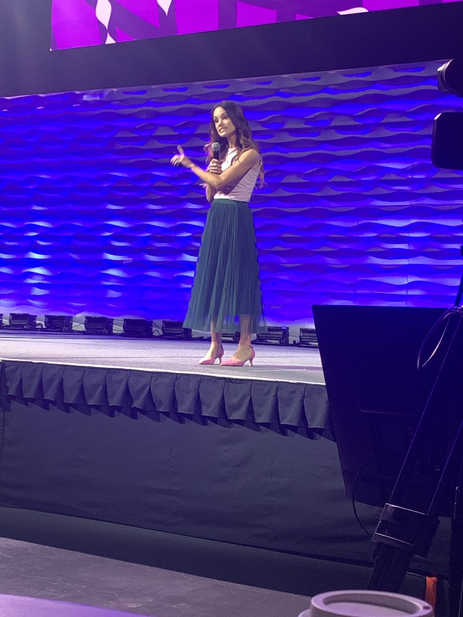 tinker_tree's tweet image. My motto is I Aspire to Inspire. I am also drawn to what inspires me. I have been inspired by @TheSpaceGal for YEARS and today my students helped me meet her by filling her DMs with how I inspire them. I am blessed to be their teacher! #PLTWSummit