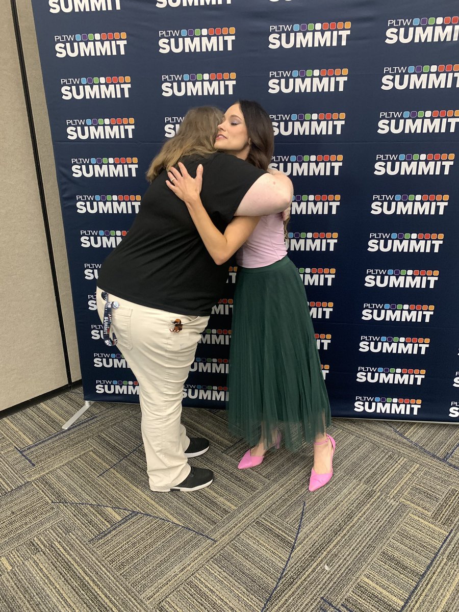 tinker_tree's tweet image. My motto is I Aspire to Inspire. I am also drawn to what inspires me. I have been inspired by @TheSpaceGal for YEARS and today my students helped me meet her by filling her DMs with how I inspire them. I am blessed to be their teacher! #PLTWSummit