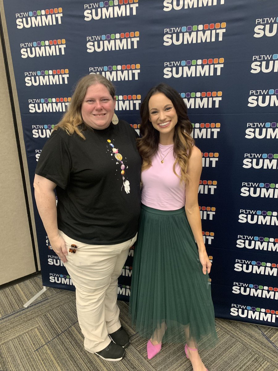 tinker_tree's tweet image. My motto is I Aspire to Inspire. I am also drawn to what inspires me. I have been inspired by @TheSpaceGal for YEARS and today my students helped me meet her by filling her DMs with how I inspire them. I am blessed to be their teacher! #PLTWSummit