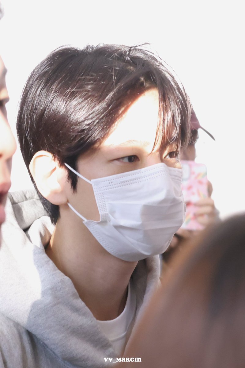VV_margin506's tweet photo. 241005 GMP
sunshine✨
#BAEKHYUN  #백현 #백현이 https://t.co/ZomNf1PmUu