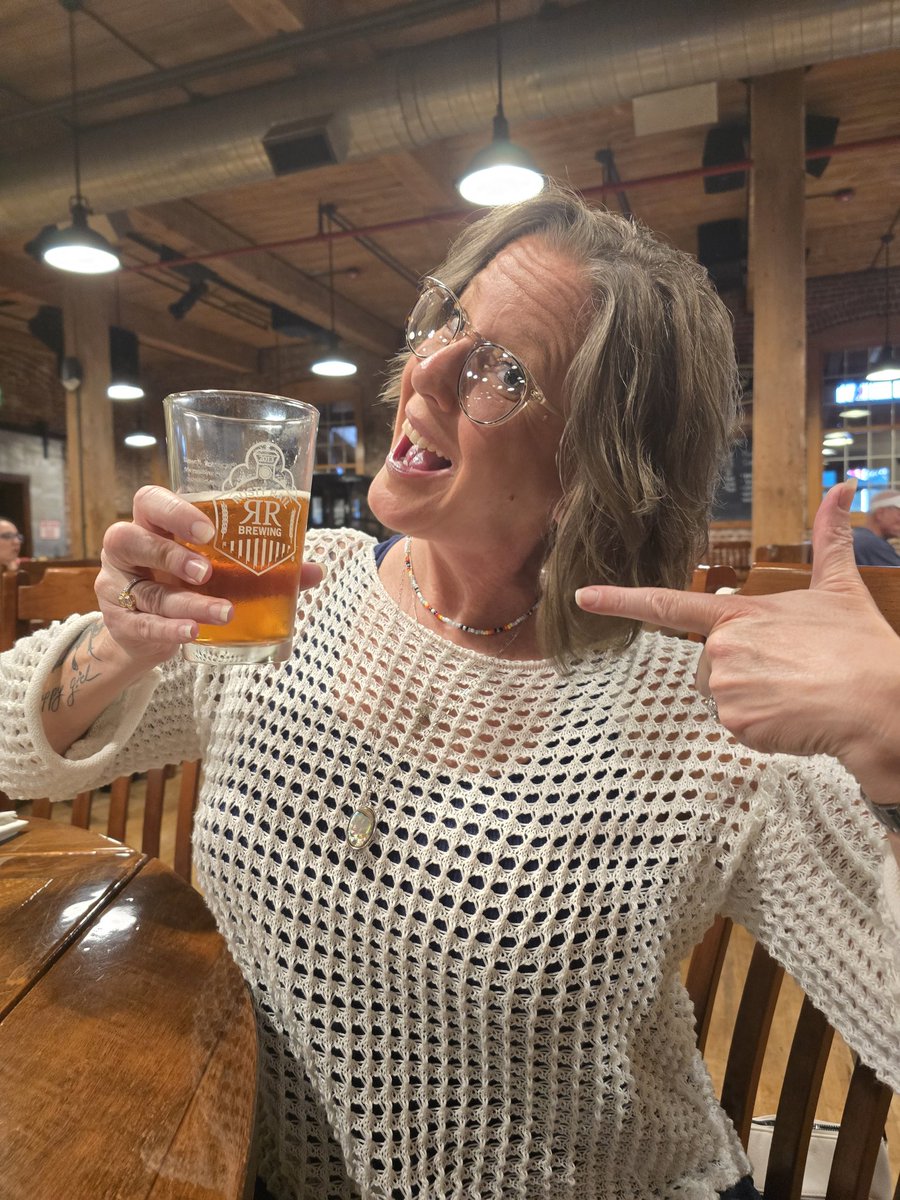 DanniBolinsky's tweet photo. Dinner &amp; Drinks w/out of state family =food for the soul ♥️ https://t.co/kAuuun3gDy