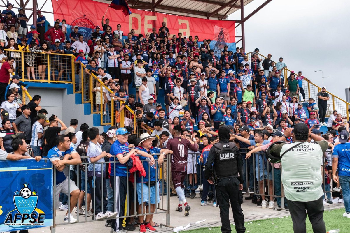 StaElenaSC's tweet photo. HOLA CAMPEONES!👋🏻

Que gusto fue haberlos recibido hace un año🥳 en nuestra cancha, nuestra ciudad, viviendo un espectáculo de verdad⚽️.

Nos vemos en algún momento de nuevo amigos @cdolmedoficial 💪🏻.

#ElEquipoDeLaPeninsula🔵🟢
#VamosSantaElena
#SESC https://t.co/ieR8QuEh6f