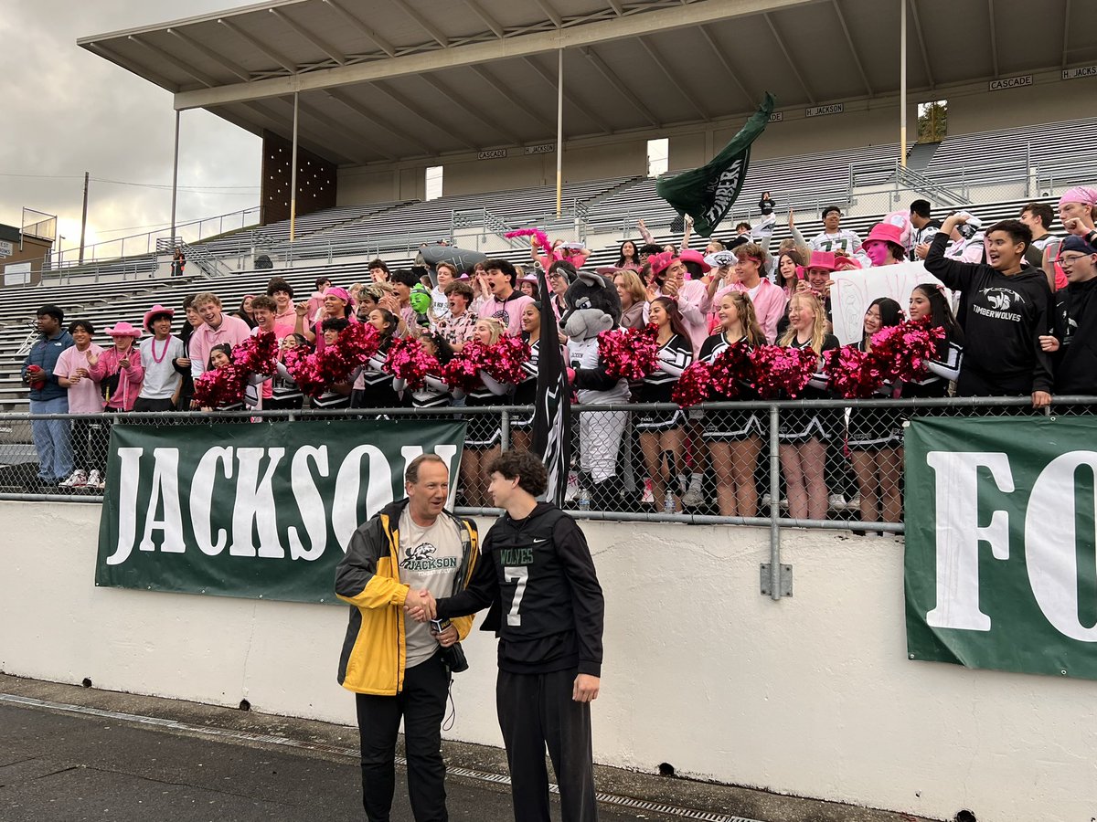 TWolvesFBall's tweet photo. Thank You @ChrisEgan5 for spending your Friday Night with us and telling Will’s story. 🧡
#7Strong #jhsfootball #thepack #3strong #AsOne #stackem 
#king5 #FridayNightLights https://t.co/kjNsQsKwlq