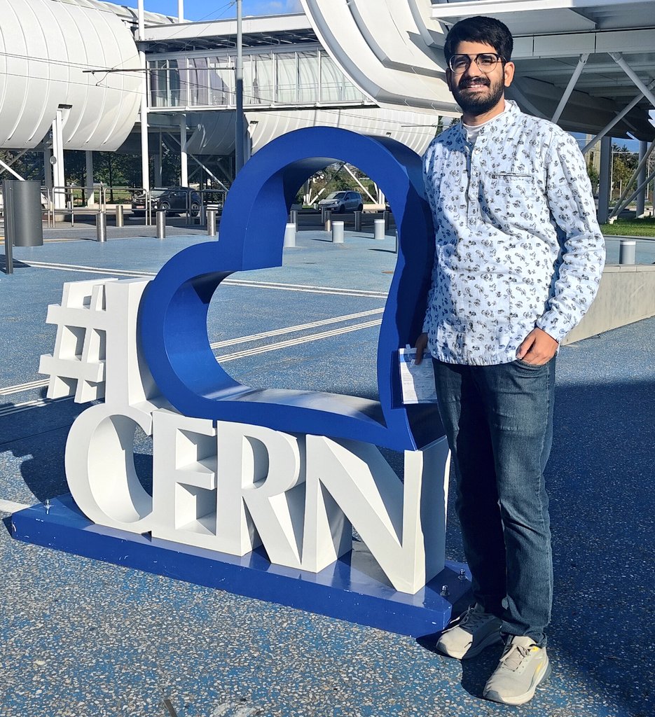 I visited my friend &amp; collaborator <a href="/romulocruzs007/">Romulo Cruz Simbron</a> at <a href="/CERN/">CERN</a> in Geneva today 🇨🇭 
He works with CLOUD  
home.cern/science/experi… &amp; I got a nice tour of the facility!
