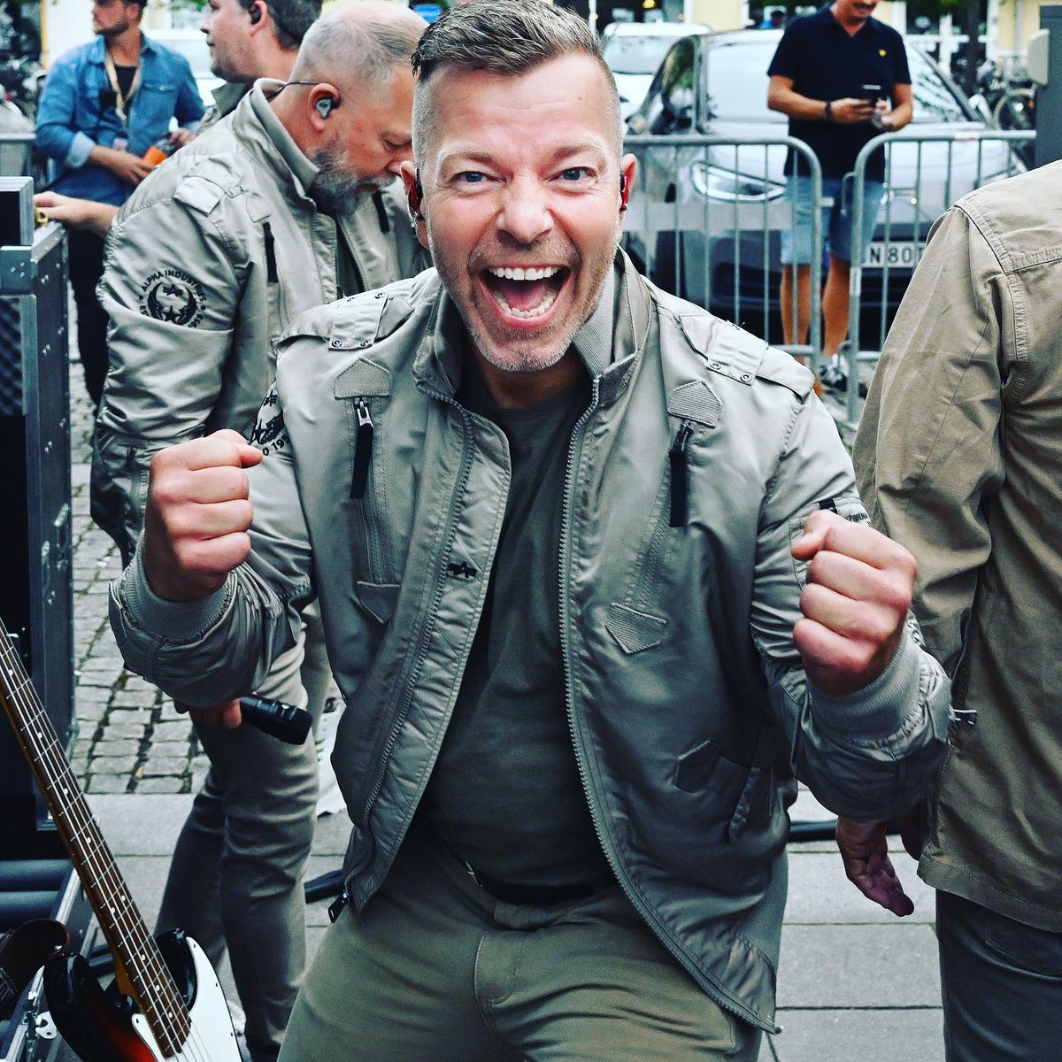 Yaaaaaaa!!!!
 50K followers❤️ so much fun and I was happy when I saw that there are 50,000 of you who follow me here on insta