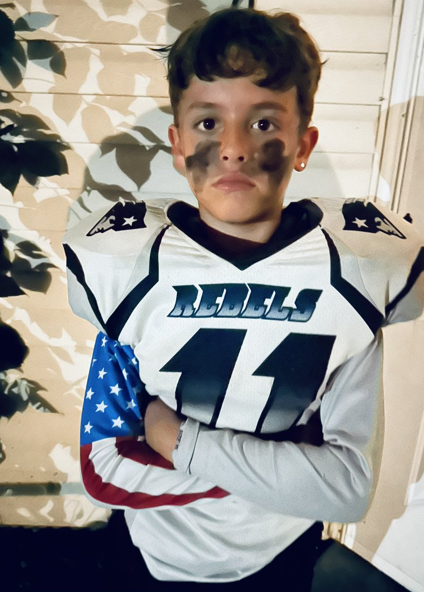 nschirra8's tweet image. #gavinmichael
#lively
#footballsfordinner
