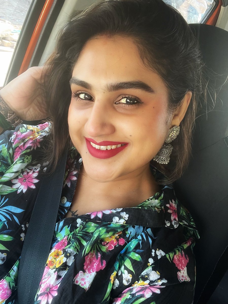 Mdhussain200's tweet photo. Happyyyy birthdaaaaayy @vanithavijayku1 akka❤️🔥 Bigg boss8 unga review ku tha waiting correct ta point nethi atika ka❤️🙌🏻✨
#HappyBirthaday #HappyBirthadayVanitha
#BiggBossTamilreview #stronglady
#BiggBossTamil8 https://t.co/PHkXMacDAS