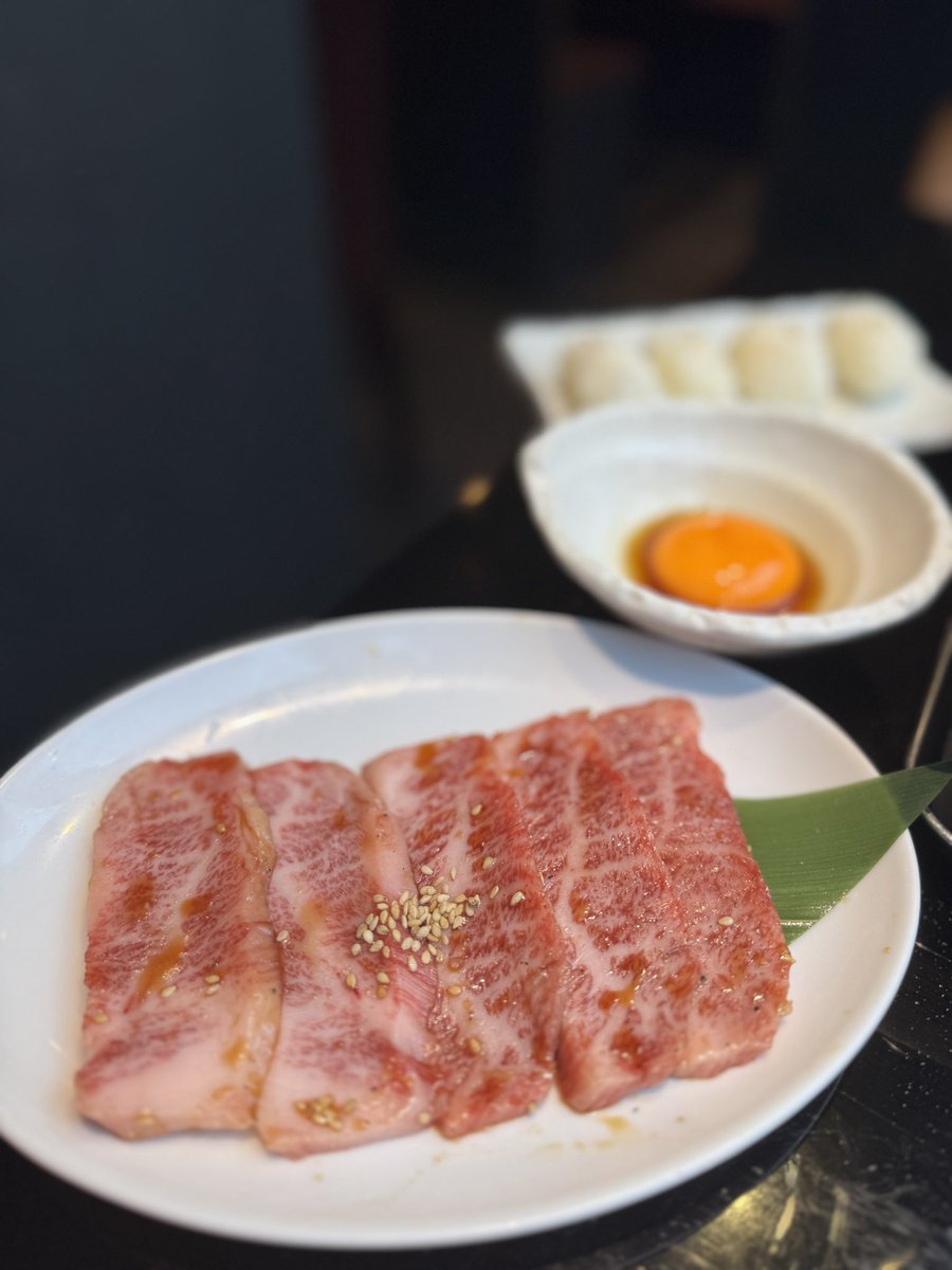 asktkhs_11's tweet photo. 上野で昼焼肉⑅︎◡̈︎*
ごぉ本店予約してなかったけど、この時間はふらっと入れて美味しいお肉堪能🤤 https://t.co/QNzo1IDbnc