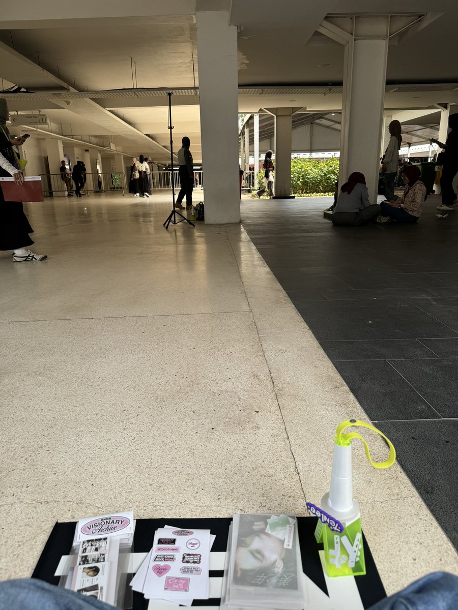 wayzennis!

I will be here until 2:15pm, please collect the purchase freebies from me and I open for selling now!✨