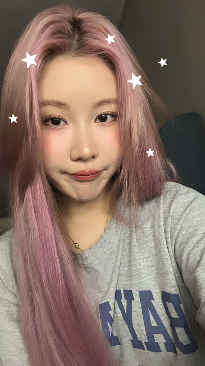 2vya__'s tweet photo. 우리가 함께한 시간이 예린의 12년 중 일부로 채워진다는 건 정말 의미있는 일이야☘︎ 늘 응원하는 예린이편은 곁에 있으니까 우리의 사랑은 더 단단해질 거야❕️우리의 마음이 끝없이 전해지기를ᯓᡣ𐭩 사라내 백예린 https://t.co/bf21kQEkn5
