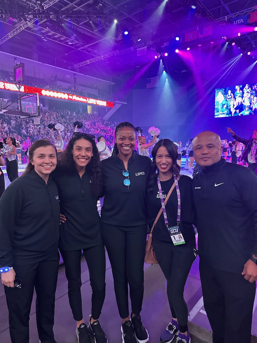 My fave ⁦<a href="/GCU_WBB/">GCU Women's Basketball</a>⁩ coaching staff ready for the #MidnightMadness🏀🏀